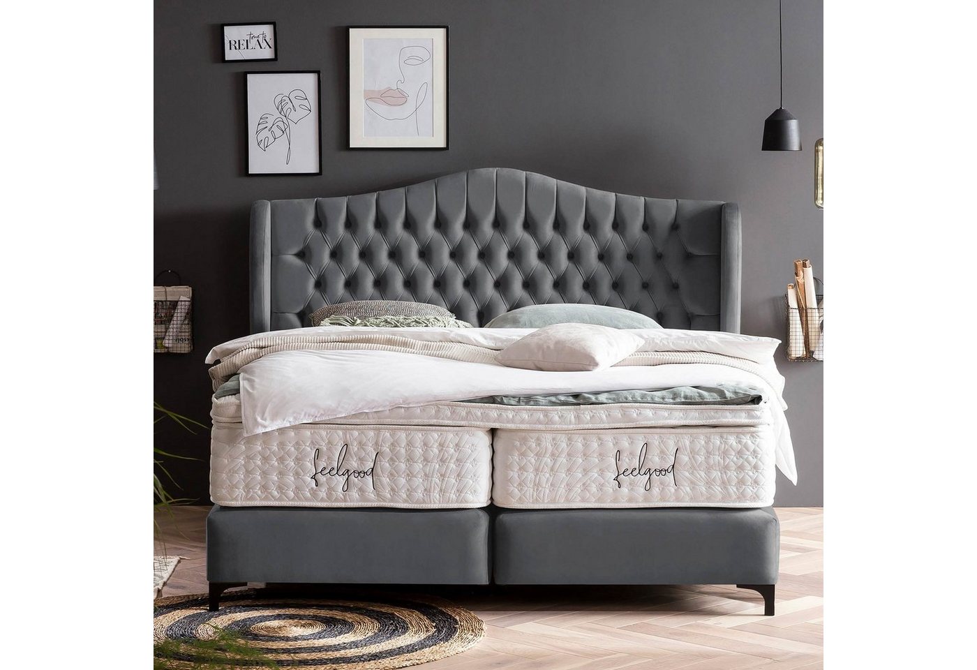 BettCo Boxspringbett Maison (in Dunkelgrau Velours, 180 x 200 cm), Chesterfield Design + optionaler Topper, Schwarze Metallfüße von BettCo