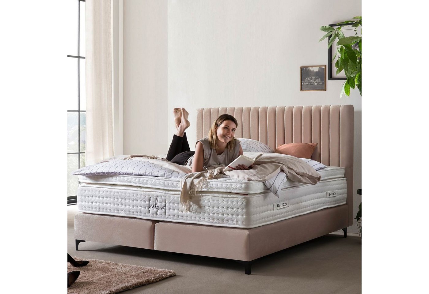 BettCo Boxspringbett Paris (in Rose Samt, 160 x 200 cm), Pfeifensteppung Design + optionaler Topper, Schwarze Metallfüße von BettCo