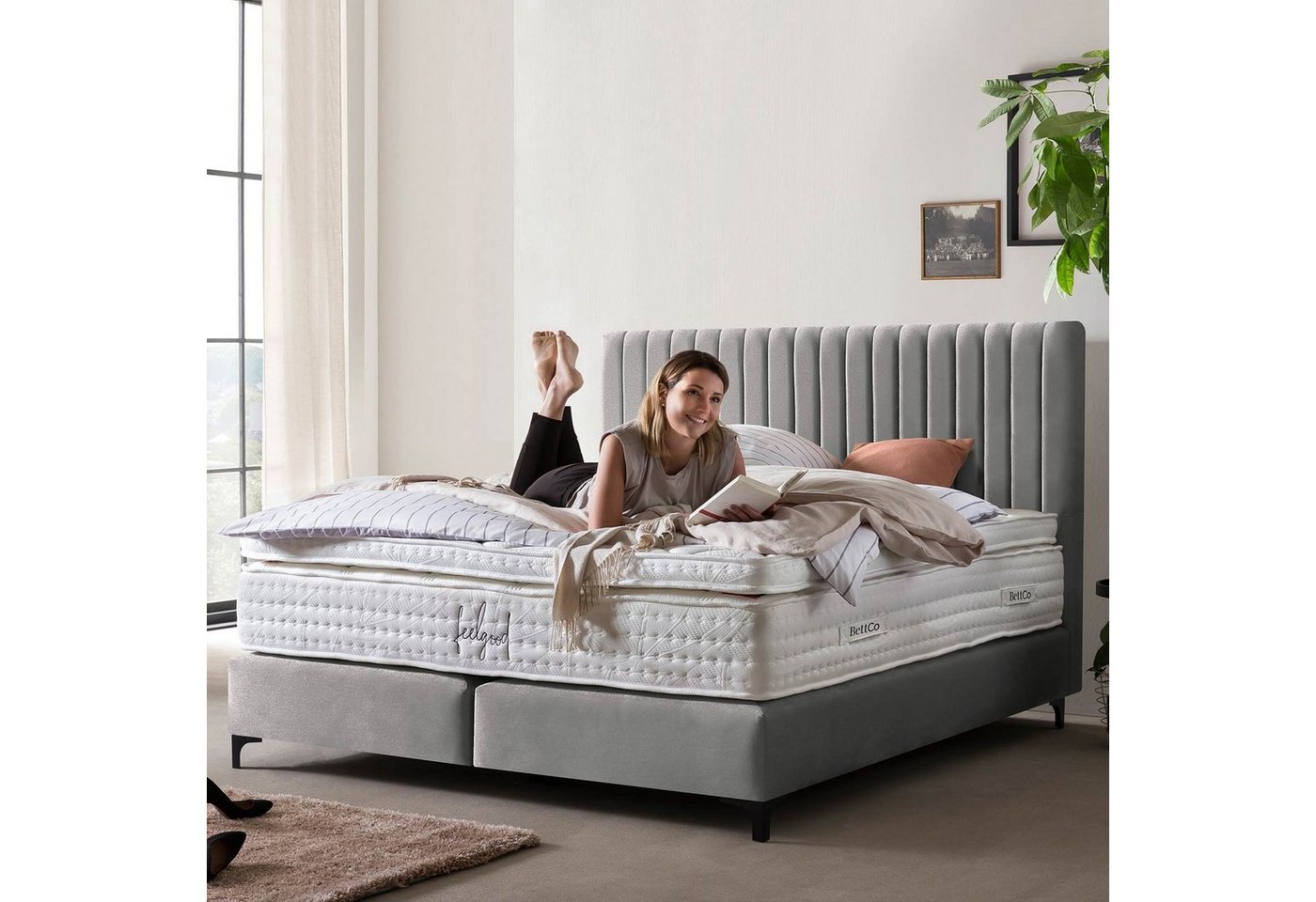 BettCo Boxspringbett Paris (in Silber Samt, 200 x 200 cm), Pfeifensteppung Design + optionaler Topper, Schwarze Metallfüße von BettCo