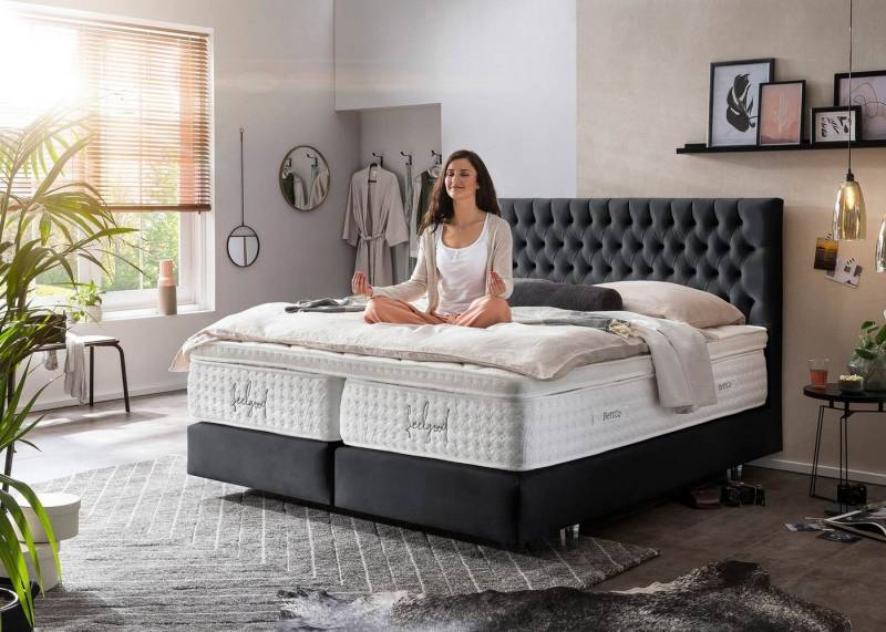 BettCo Boxspringbett Vegas (160 x 200 cm, 7-St., in Schwarz Velours), Chesterfield Design, Topper optional, Acryl-Füße von BettCo