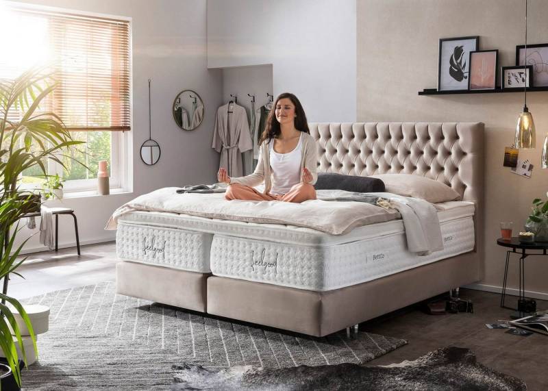 BettCo Boxspringbett Vegas (180 x 200 cm, 7-St., in Creme Velours), Chesterfield Design, Topper optional, Acryl-Füße von BettCo