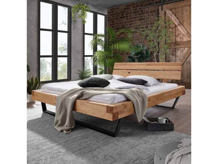Balkenbett Rubus Wildeiche Massivholz 160x200cm industrial, Mit Kopfteil von Betten.de