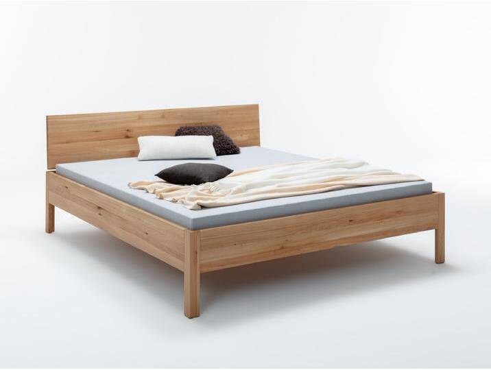Massivholzbett Lotta aus Wildeiche geölt, 200 x 140cm, metallarmes Designerbett inkl. Lehne Massivholzbett Lotta aus Wildeiche geölt, 200 x 140cm, metallarmes Designerbett inkl. Lehne von Bettkonzept