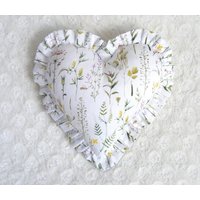 Herz Blumen Kissen Frühling Dekokissen Oma Cottage Schlafzimmer Hochzeit Geschenk Frühlingskissen von BettyHomeDecor