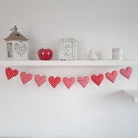 Valentine Rote Herzgirlande Verlieben Banner, Valentinstag Dekor Bachelorette Stoffgirlande von BettyHomeDecor