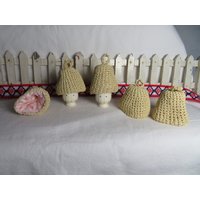 5Er Set Handgehäkelte Wattierte Eierwärmer Aus Bast Gehäkelt Natur 5 Stück Landhaus Tischdekoration Eierhaube Eiermütze Vintage von BettysVintageHouse