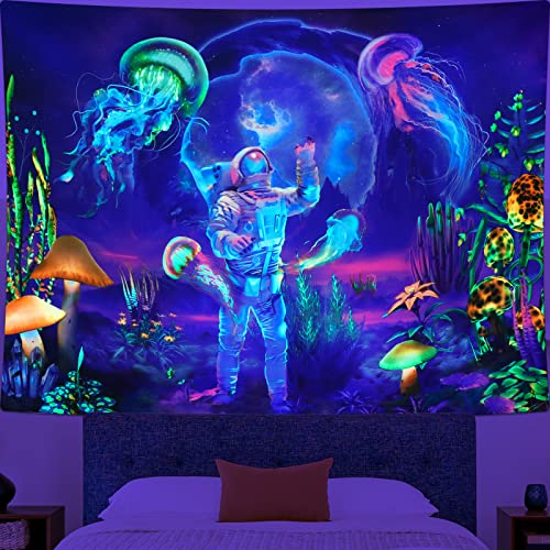 Betylifoy Schwarzlicht Astronaut Tapisserie UV Reaktive Pflanzen Quallen Wandteppich Neon Raum Tapisserie Wandbehang für Schlafzimmer Ästhetisches Kinderzimmer Dekor (Astronauten, 130x150cm) von Betylifoy