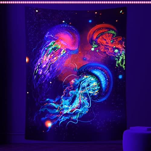 Betylifoy Schwarzlicht Wandteppich UV Reaktiver Quallen Wandteppich Die Unterwasserwelt Hippie Wandteppich Wandbehang für Schlafzimmer Ästhetische Kinderzimmer Dekoration (130x150cm, Qualle) von Betylifoy