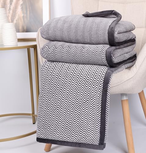 Betz Luxus Kuscheldecke Flauschig Sofa Fleecedecke Monte Carlo - Wohndecke XXL Warm Sofadecke Decke Couch Größe 150x200 cm Farbe grau Betz Luxus Kuscheldecke Flauschig Sofa Fleecedecke Monte Carlo - Wohndecke XXL Warm Sofadecke Decke Couch Größe 150x200 cm Farbe grau von Betz