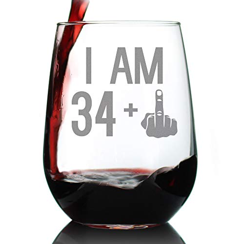 34 + 1 Mittelfinger – 35. Geburtstag ohne Stiel Weinglas für Damen und Herren – niedliche, lustige Weingeschenkidee – einzigartige personalisierte Geburtstagsgläser für Mama, Papa, Freund 35 – von Bevvee