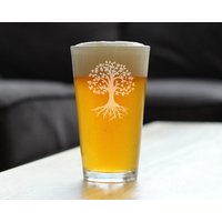 Baum Des Lebens - Pint-Glas Für Bier Niedliche Geschenke Und Dekoration Zum Thema Familie 16-Unzen-Glas von BevveeCo