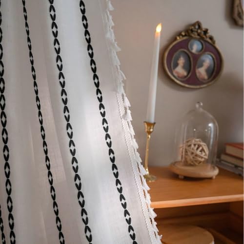 Beydodo Vorhänge Blickdicht Stangendurchzug 2er Set 132x180CM, Verdunkelungsvorhang Kinderzimmer Weiß Leinenoptik Stickerei mit Schwarzen Streifen Modern Schiebevorhänge Schlafzimmer Wohnzimmer von Beydodo
