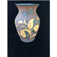 Vintage Wachs Relief Vase, Erdfarben Keramik Vase von BfourByElizabeth