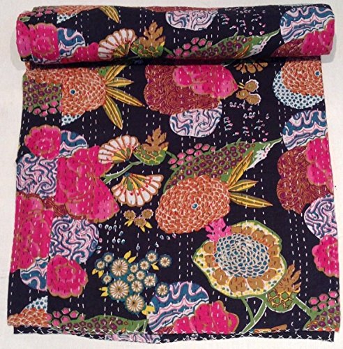 Bhagyoday Indische Tagesdecke, Baumwolle, gesteppt, Blumenmotiv, Gudari-Stil, Blumenmuster, Handarbeit, dekorative Kantha-Stickerei, Quilt-Design, 229 x 274 cm von BhagyodayFashions