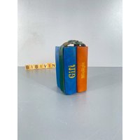 Schnapsflaschen Getarnt Als Bücher " Gift" & Medizin", Orignal Vintage 50Er, 60Er Jahre Schnapsflaschen Getarnt Als Bücher " Gift" & Medizin", Orignal Vintage 50Er, 60Er Jahre von Bibivin