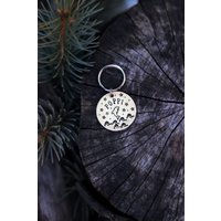 Personalisierte Hand Gestempelt Delfin Wellen Und Sterne Metall Katze Hund Haustierhalsband Id Namensschild Mit Telefonnummer Auf Der Rückseite Personalisierte Hand Gestempelt Delfin Wellen Und Sterne Metall Katze Hund Haustierhalsband Id Namensschild Mit Telefonnummer Auf Der Rückseite von Bibolett