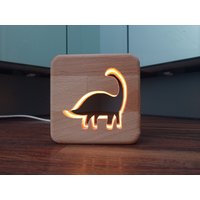 Dinosaurier Holz Deko - Led Nachtlicht Tischlicht Dinosaurled Usb-C von BigHeadWood