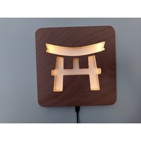 Japanishe Torii Holz | Buche Led Wandbild, Japanese Gate Beleuchtung Deko, Japan Deco, Nachlict, 23cm X 23cm, Usb-C von BigHeadWood