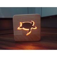 Schildkröte Holz Deko - Led Nachtlicht Tischlicht Turle Deco Usb-C Schildkröte Holz Deko - Led Nachtlicht Tischlicht Turle Deco Usb-C von BigHeadWood