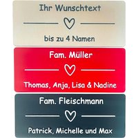 Klingelschild Mit Strich Und Herz Bis Zu 4 Namen - Selbstklebend in Verschiedenen Größen Mit Gravur von BigTrend24