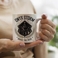 Fourth Wing - Iron Flame Inspirierte Tasse, Flame, Onyx Storm Inspierte Fourth Wing - Iron Flame Inspirierte Tasse, Flame, Onyx Storm Inspierte von BiggisPlaceDE