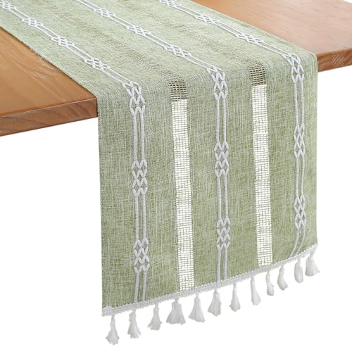 Bigqin Tischläufer Grün, 180 x 33 cm waschbares Tischband Boho Landhausstil Tischdekoration Table Runner mit Quasten für Geburtstage & Hochzeite von Bigqin