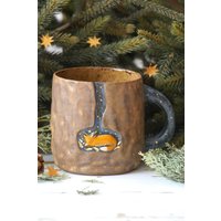 Große Keramiktasse Mit Fuchs Und Goldenen Sternen. Der Schläft in Einer Erdhöhle Auf Blättern. Sternenklare Nacht Tasse. Designer Handgefertigte Große Keramiktasse Mit Fuchs Und Goldenen Sternen. Der Schläft in Einer Erdhöhle Auf Blättern. Sternenklare Nacht Tasse. Designer Handgefertigte von BilberryForest