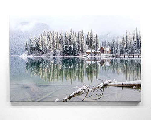 Atemberaubende Winterlandschaft auf Leinwand, Haus am See - als 120x60cm großes XXL Leinwandbild. Wandbild als Hintergrund und Deko für Wohnzimmer & Schlafzimmer. Aufgespannt auf Holzrahmen von BilderKing