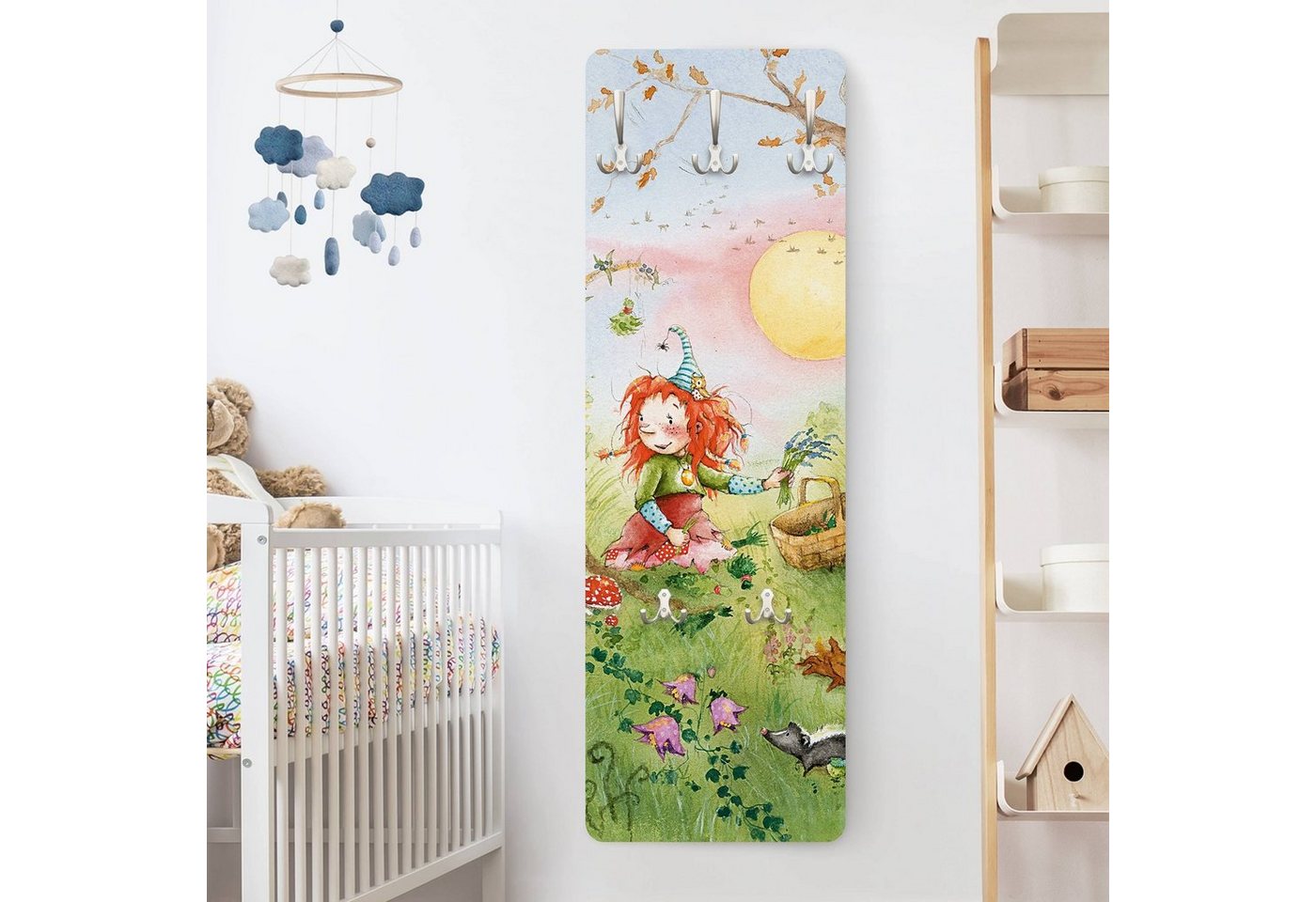 Bilderdepot24 Garderobenpaneel grün Aquarell Illustration Kinder Tiere Wald Frida sammelt Kräuter (ausgefallenes Flur Wandpaneel mit Garderobenhaken Kleiderhaken hängend), moderne Wandgarderobe - Flurgarderobe im schmalen Hakenpaneel Design von Bilderdepot24