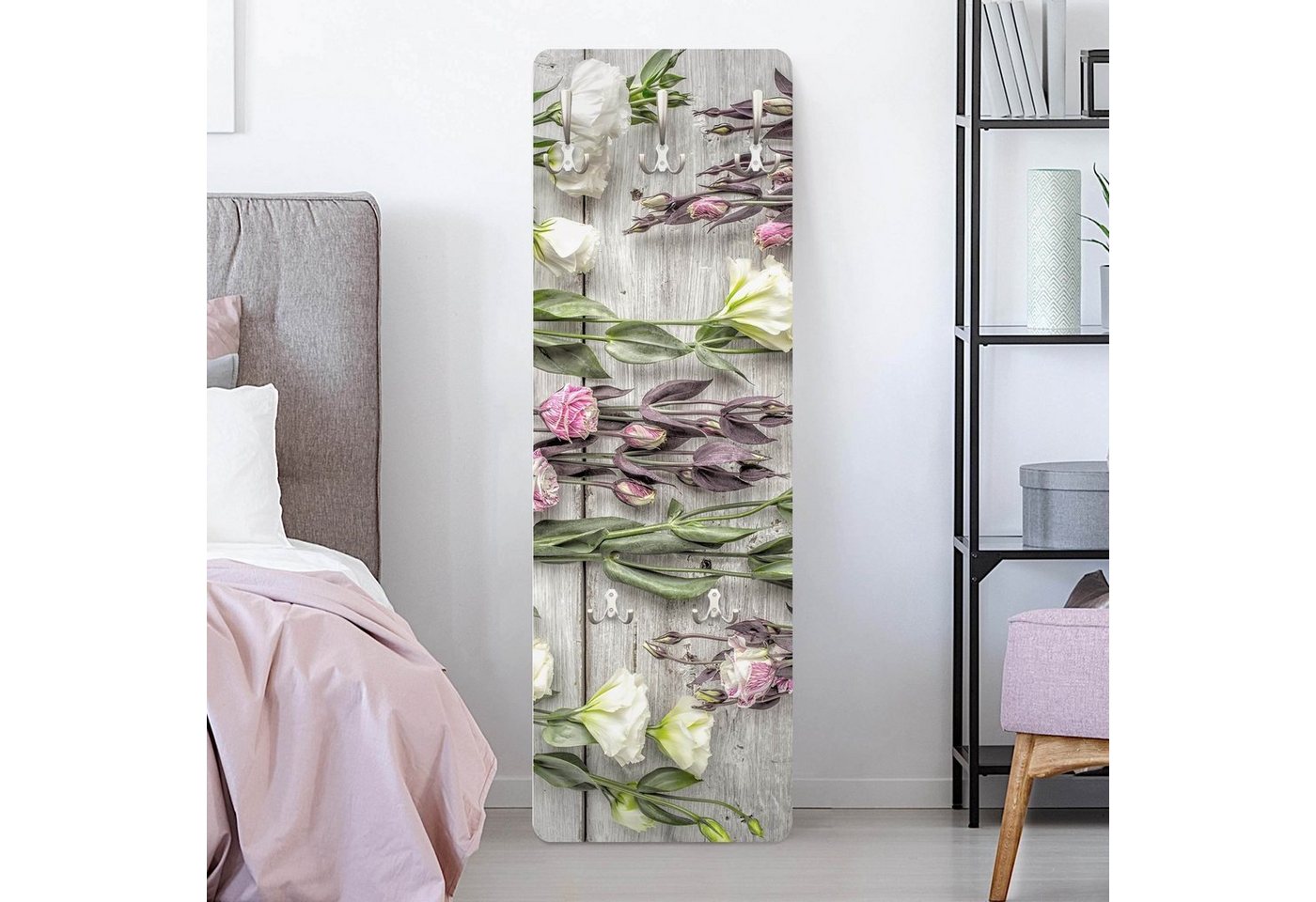 Bilderdepot24 Garderobenpaneel pastell Blumen Floral Holzoptik Retro Vintage Shabby Rosen auf Holz (ausgefallenes Flur Wandpaneel mit Garderobenhaken Kleiderhaken hängend), moderne Wandgarderobe - Flurgarderobe im schmalen Hakenpaneel Design von Bilderdepot24