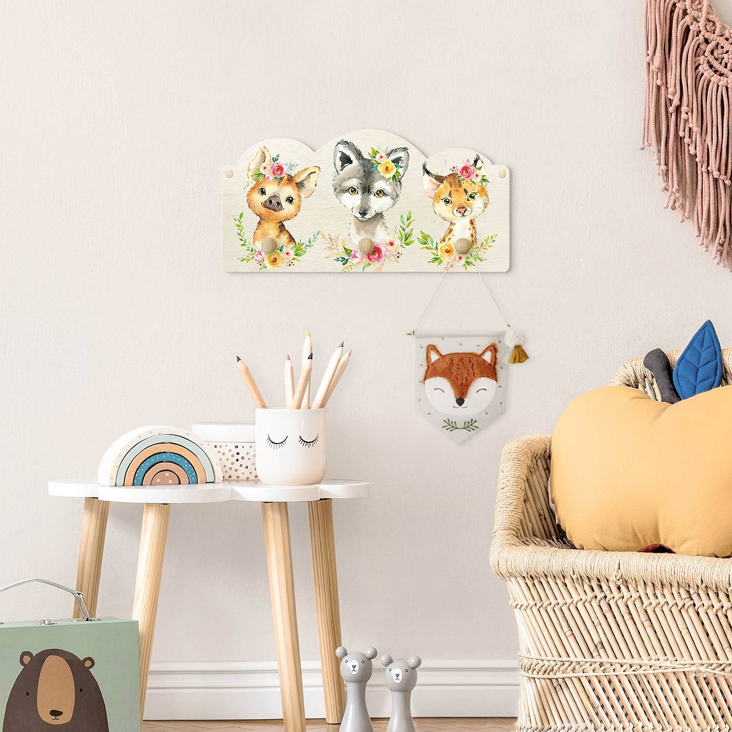 Kindergarderobe Waldtiere mit Blumen II von Bilderwelten