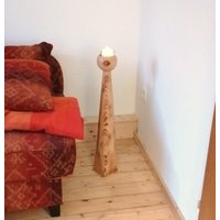 Großer Kerzenständer Aus Dekorativ Geflämmtem Kiefernholz Großer Kerzenständer Aus Dekorativ Geflämmtem Kiefernholz von BildundObjektShop