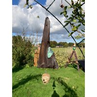 Vogelfutterspender Und Dekoratives Gartenobjekt Aus Holz Glas Kiefernzapfen, Mit Erdnussbutter Präpariert von BildundObjektShop