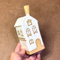 Handgemachte Keramik Haus Räucherstäbchen Dekor Aus Glasiertem Ton Handgemachte Keramik Haus Räucherstäbchen Dekor Aus Glasiertem Ton von BilyanaArtCeramic