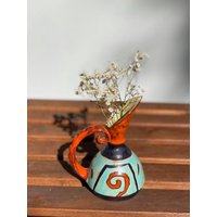 Handgemachter Keramikkrug Orange Spirale, Grüne Glasur, Wohndekor von BilyanaArtCeramic