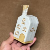 Handgemachte Keramik Haus Räucherstäbchen Dekor Aus Glasiertem Ton Handgemachte Keramik Haus Räucherstäbchen Dekor Aus Glasiertem Ton von BilyanaArtCeramic