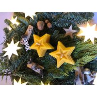 Bienenwachs Stern Mit Muster Als 2Er Set 100% Bienenwachs Stern Mit Muster Als 2Er Set 100% von BinesImkerei