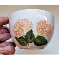 Diese Handbemalte Hortensien Tasse Ist Ein Perfektes Geschenk Für Einen Tee - Oder Kaffeeliebhaber Und Macht Schönes Oster-, Muttertags von BirdsNestArtDesign