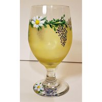 Handbemalter Trinkbecher Mit Fröhlichen Blumen Ist Ein Schöner Geburtstag, Gute Besserung Oder Gastgeberin Geschenk Für Den Gärtner Weinliebhaber von BirdsNestArtDesign