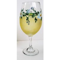 Handbemaltes Weinglas Mit Fröhlichen Blumen Ist Ein Schönes Muttertags-, Geburtstags - Oder Ostergeschenk Für Den Gärtner Weinliebhaber in Deinem von BirdsNestArtDesign