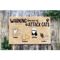 Warnung Vorsicht Vor Angriffskatzen Personalisierte Fußmatte, Lustige Katzen-Willkommens-Fußmatte, Tier-Fußmatte, Niedliche Katzenmatte, Geschenk von BirgitVStore