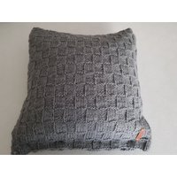 Handgestrickter Kissenbezug | Ohne Füllung in Grau von BirgitsStrickstube