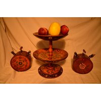 Vintage 1970Er Handgefertigtes/Handgemaltes Set - Holzschale Für Obst Und Zwei Holzgefäße von BitakaVintage