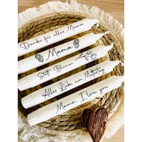Muttertagsgeschenk Kerze Zum Muttertag Danke Mama Stabkerzen Weiß Mit Spruch Personalisiert von BitsPiecesOdw