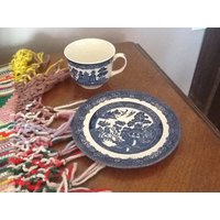 Blau Willow Johnson Bros Teller & Tasse von BitterSweetRidgeLLC