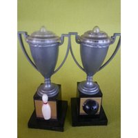 Bowling Trophy Salz & Pfefferstreuer Set von BitterSweetRidgeLLC