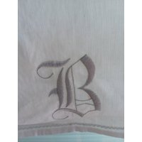 Handgestickte Wimpelkette - Monogramm B Seafoam Green Stitching von BitterSweetRidgeLLC