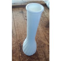 Milchglas Vase - Hoosier Glas von BitterSweetRidgeLLC