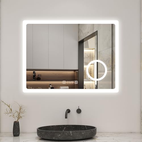 Biubiubath LED Wandspiegel mit Steckdose 70x50cm Uhr Beschlagfrei 3 Lichfarbe+Dimmbar Badspiegel mit 3-Fach Vergrößerung Schminkspiegel IP44 von Biubiubath