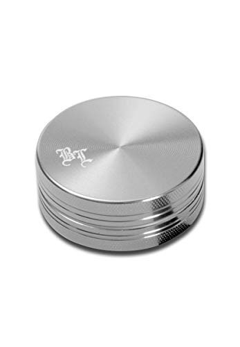 Black Leaf BL Grinder Mini 2-teilig Alu beschichtet Crusher Metall scharf Kräuter Mühle mit Gravur Aluminium kein Plastik (Silber, Ø50mm) von Black Leaf